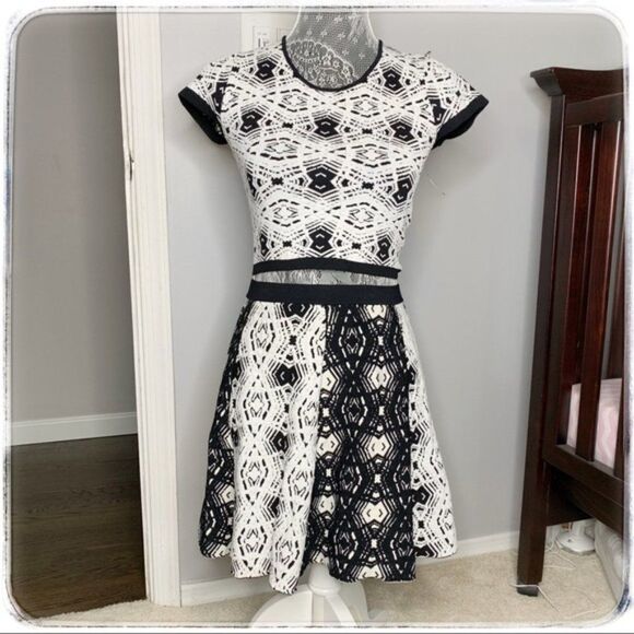 Parker two piece outfit - Picture 1 of 8